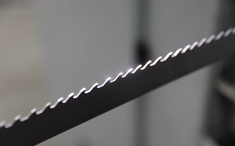 襄阳双金属带锯条产生切削噪音的原因具体有哪些？